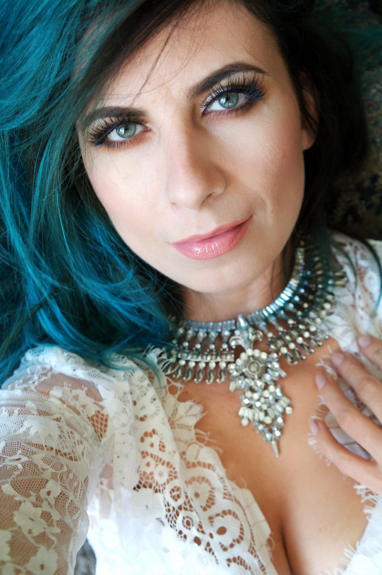 emilia art makeup
