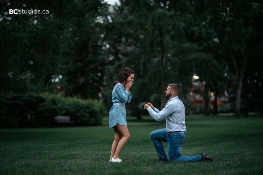 engagement session at legislature building edmonton