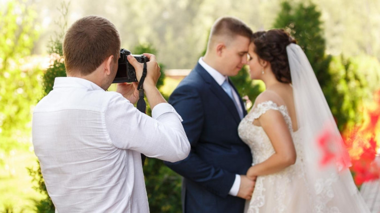 how to tell if wedding photographer is good