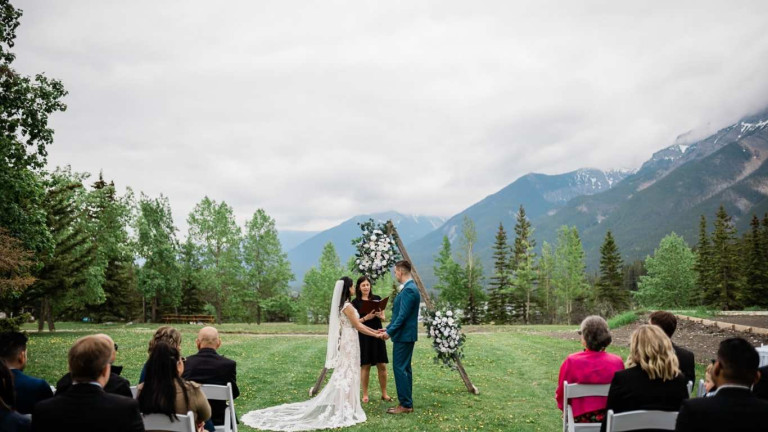local photographer vs travel photographer in Calgary local photographer vs travel photographer in Calgary